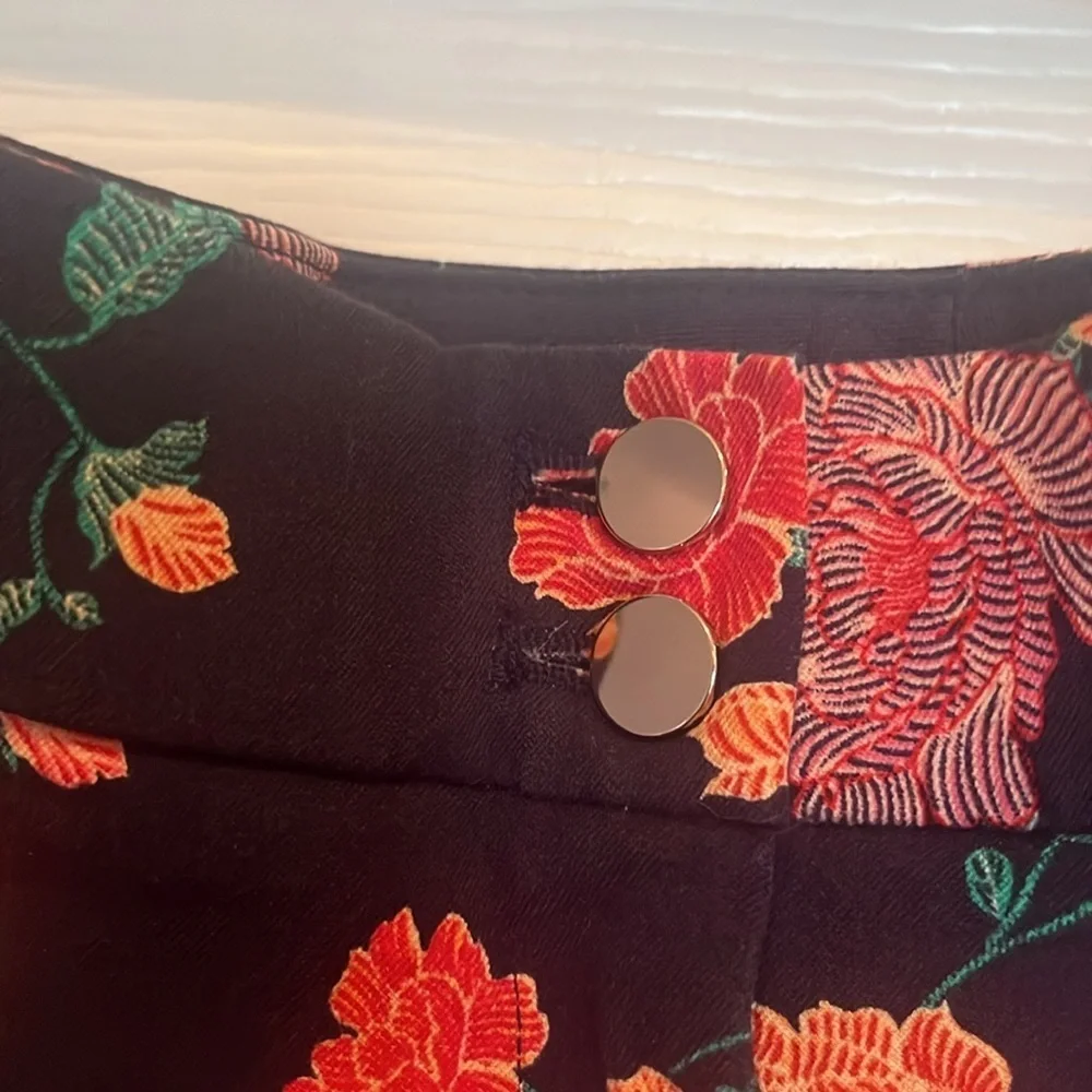 # Flower print ankle pants – Chicos size 4 (XXL)